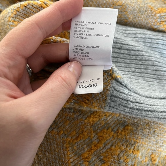 Tribal/ Knit V- neck Sweater/ Mustard yellow florals with grey/ Size US XL - Picture 6 of 8